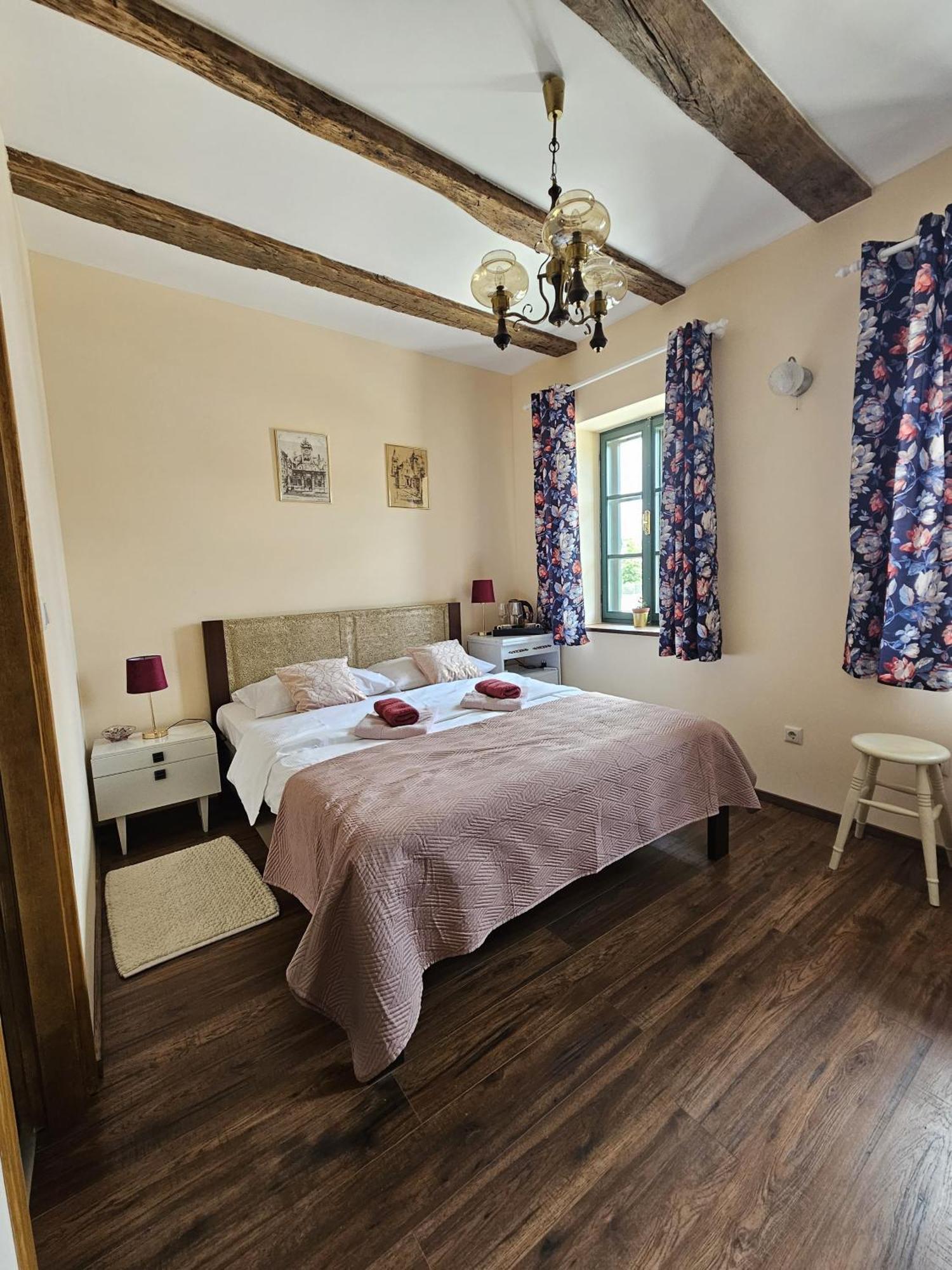 Taverna 1860 Rooms & Apartments Donja Zelina Exterior photo